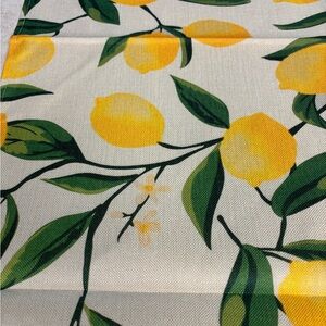 57-2 Lemon Print table runner with  green leaves NWOT